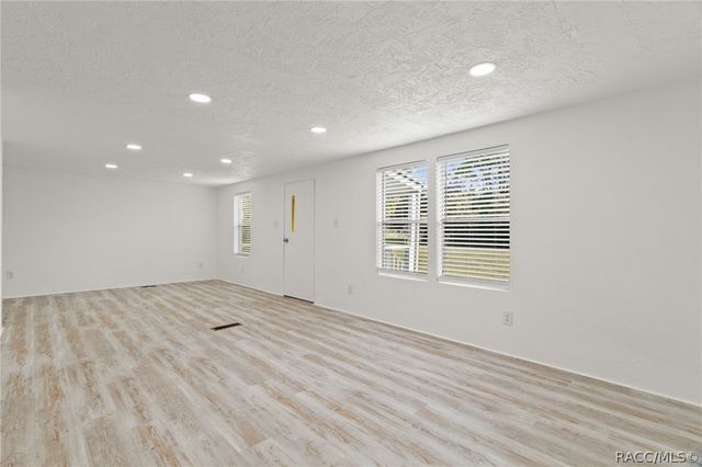 7180 W Matador Lane, Homosassa, FL 34446