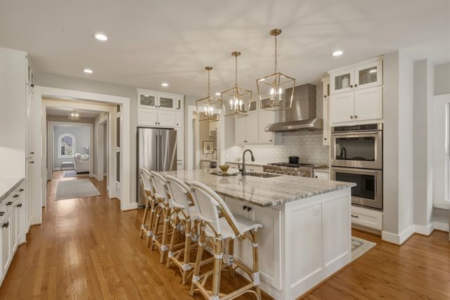 420 Clermont Avenue, Dallas, TX 75223