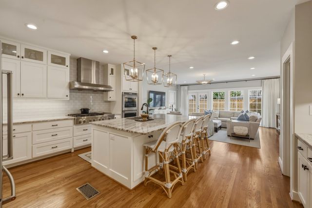 420 Clermont Avenue, Dallas, TX 75223