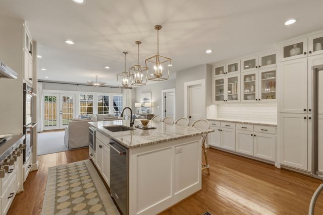 420 Clermont Avenue, Dallas, TX 75223