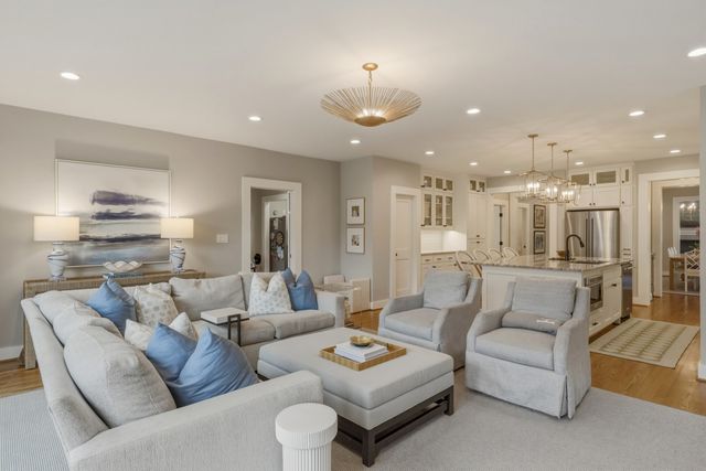 420 Clermont Avenue, Dallas, TX 75223