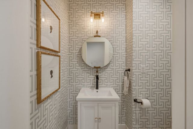 420 Clermont Avenue, Dallas, TX 75223