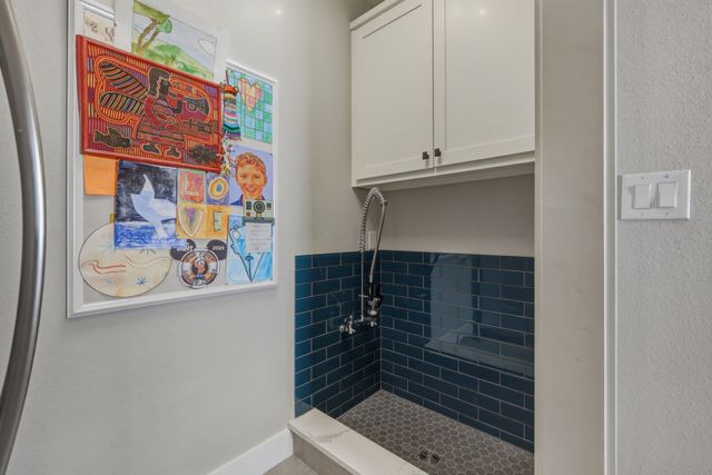 420 Clermont Avenue, Dallas, TX 75223