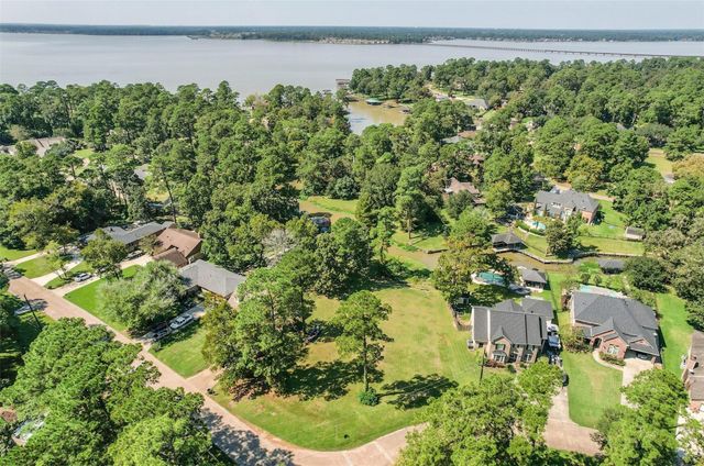 2034 White Feather Trail, Crosby, TX 77532