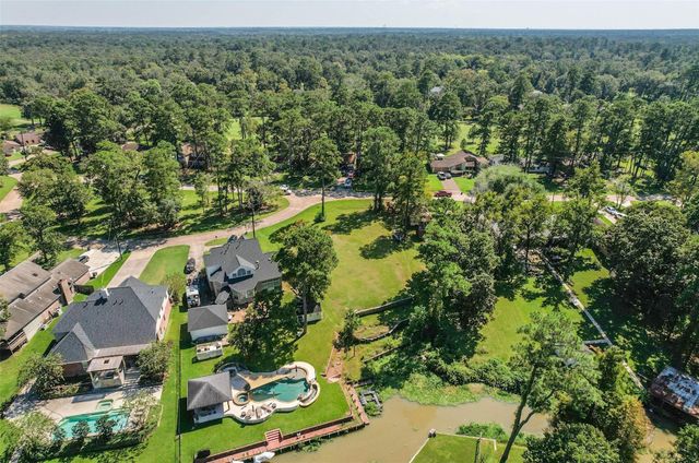 2034 White Feather Trail, Crosby, TX 77532