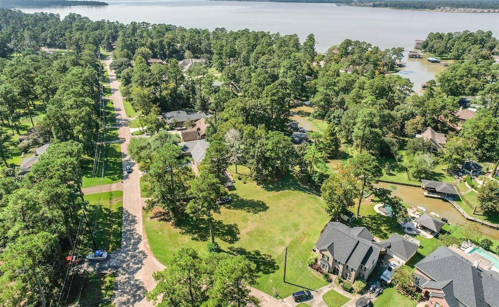 2034 White Feather Trail, Crosby, TX 77532