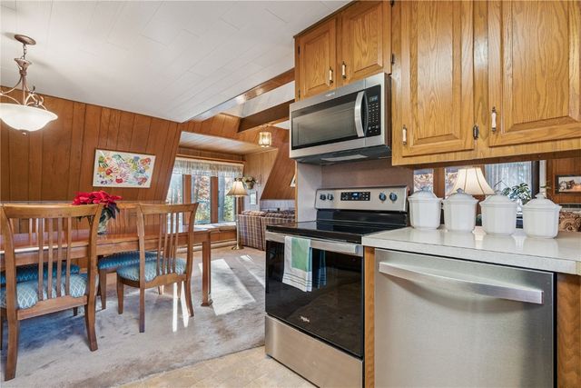 2230 Valley Road NE, North Liberty, IA 52317