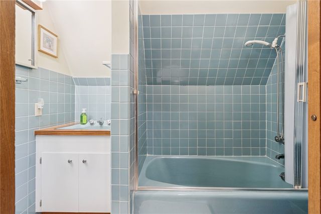 2230 Valley Road NE, North Liberty, IA 52317