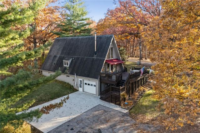 2230 Valley Road NE, North Liberty, IA 52317