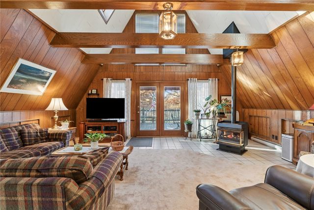 2230 Valley Road NE, North Liberty, IA 52317