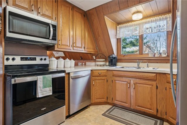 2230 Valley Road NE, North Liberty, IA 52317