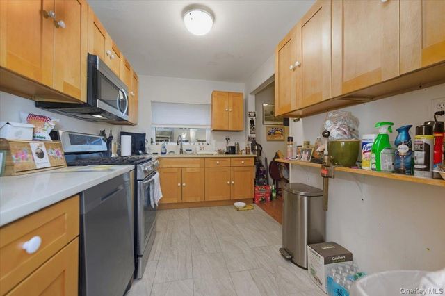 192 Huntington Avenue, Bronx, NY 10465