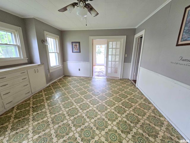 1201 E Noleman, Centralia, IL 62801