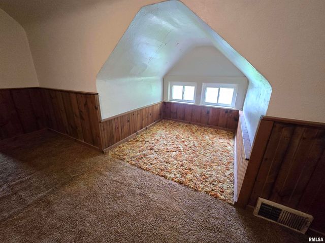 1201 E Noleman, Centralia, IL 62801