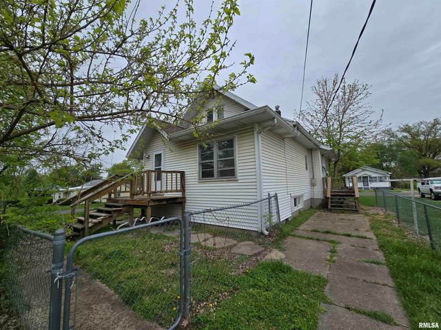 1201 E Noleman, Centralia, IL 62801