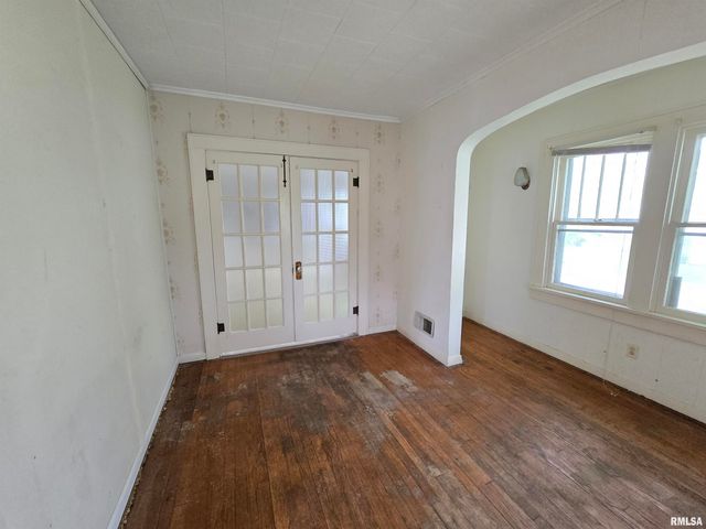 1201 E Noleman, Centralia, IL 62801