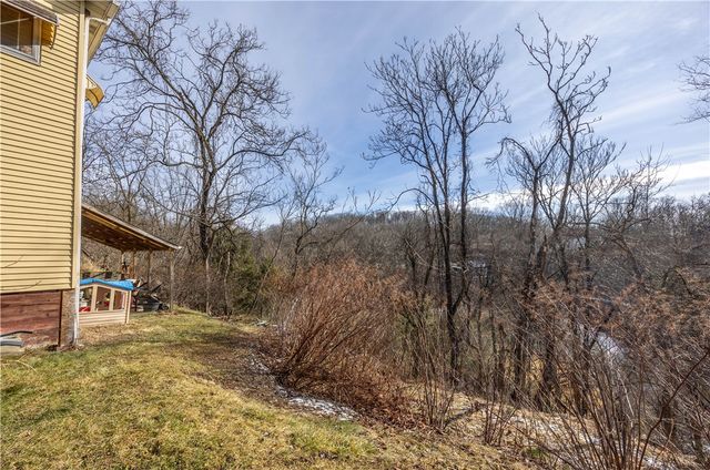 751 6th St, Pitcairn, PA 15140