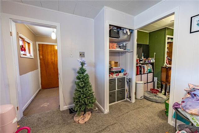 751 6th St, Pitcairn, PA 15140