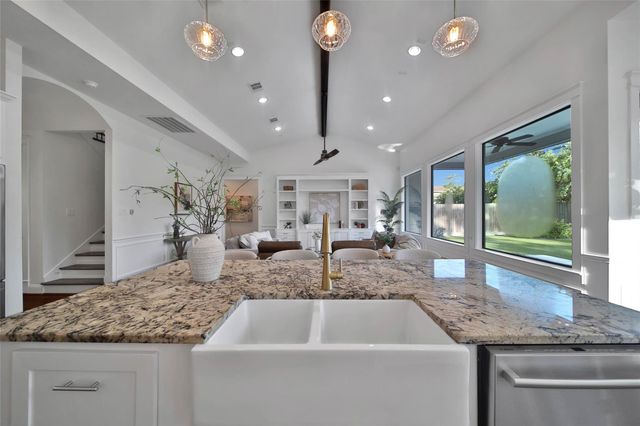 1236 Chamboard Lane, Houston, TX 77018