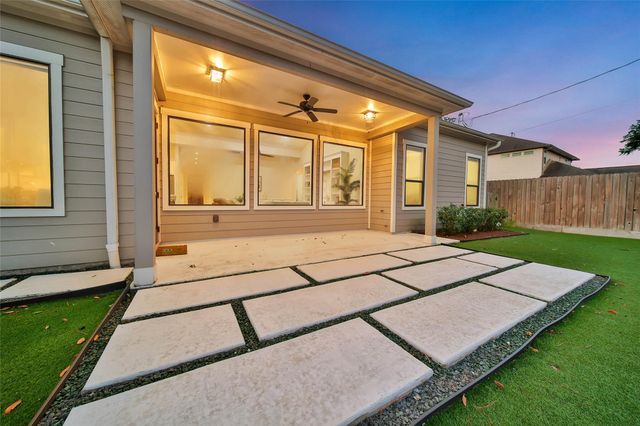 1236 Chamboard Lane, Houston, TX 77018
