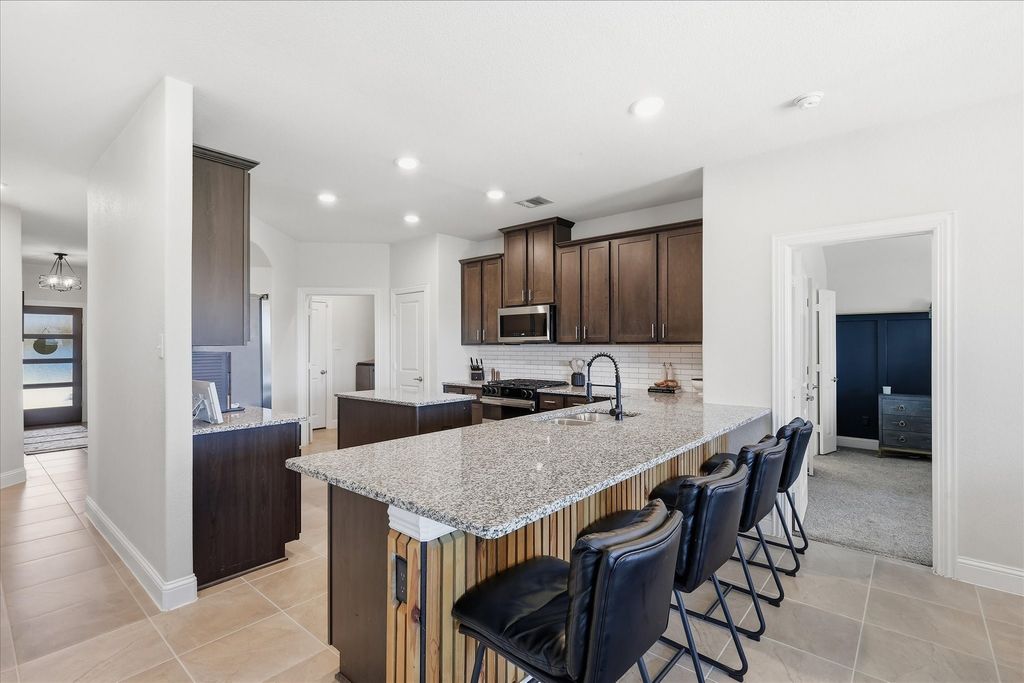 2804 Ainsworth Road, Aubrey, TX 76227 — photo 5