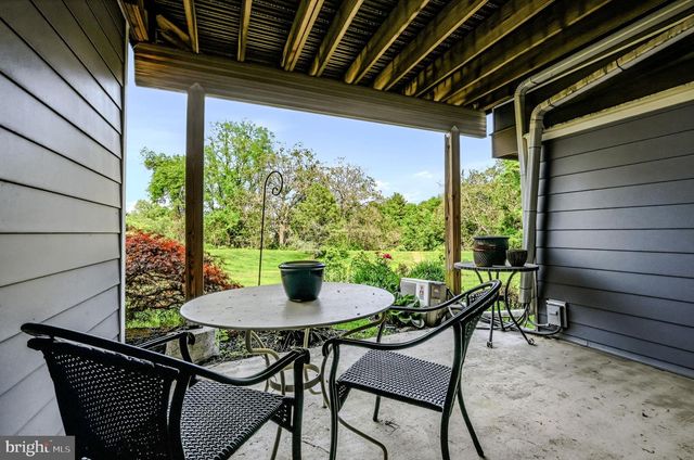 405 W VILLAGE LN, Chadds Ford, PA 19317