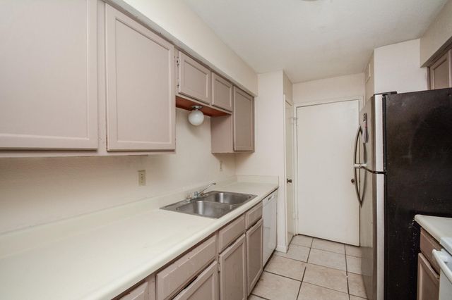 9700 Leawood Boulevard 1601, Houston, TX 77099