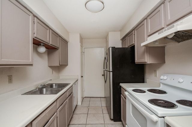 9700 Leawood Boulevard 1601, Houston, TX 77099