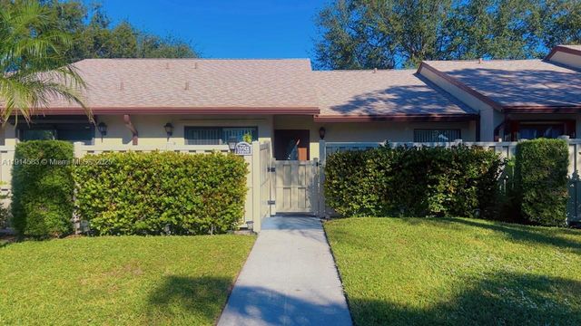 1025 Green Pine Blvd B, West Palm Beach, FL 33409