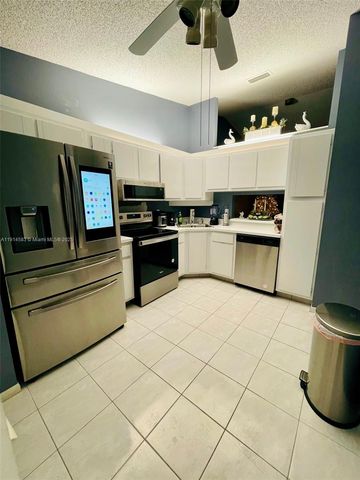 1025 Green Pine Blvd B, West Palm Beach, FL 33409