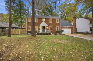 605 Hollygate LN, Chesapeake, VA 23322
