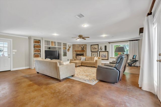 2326 Timberknob Court, Magnolia, TX 77355