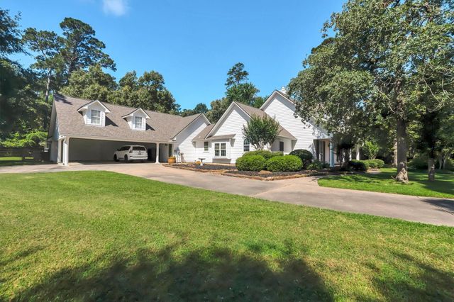 2326 Timberknob Court, Magnolia, TX 77355