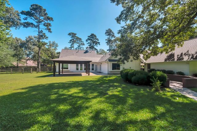 2326 Timberknob Court, Magnolia, TX 77355