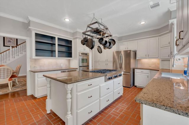 2326 Timberknob Court, Magnolia, TX 77355