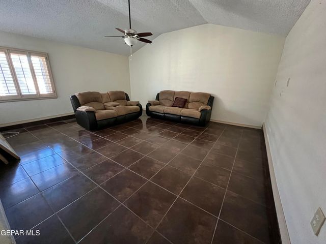 9957 HONEY LOCUST Lane, El Paso, TX 79924