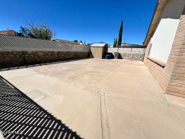 9957 HONEY LOCUST Lane, El Paso, TX 79924