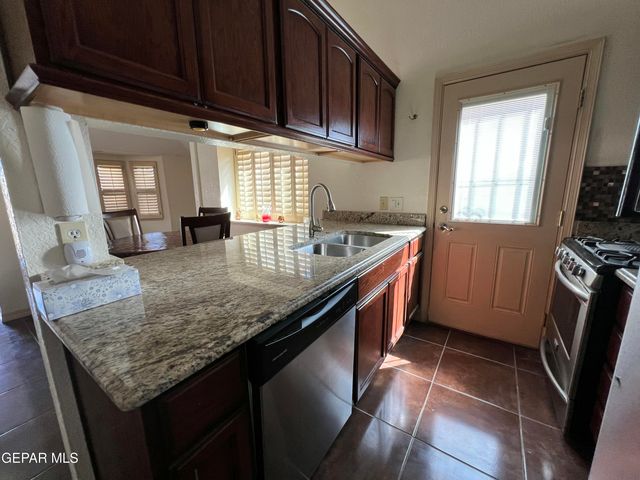 9957 HONEY LOCUST Lane, El Paso, TX 79924