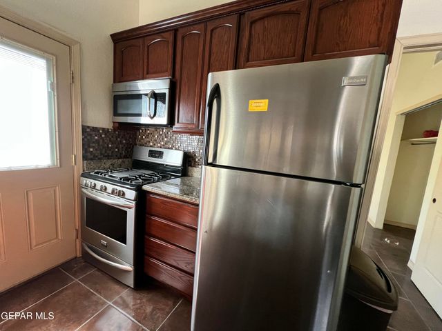 9957 HONEY LOCUST Lane, El Paso, TX 79924