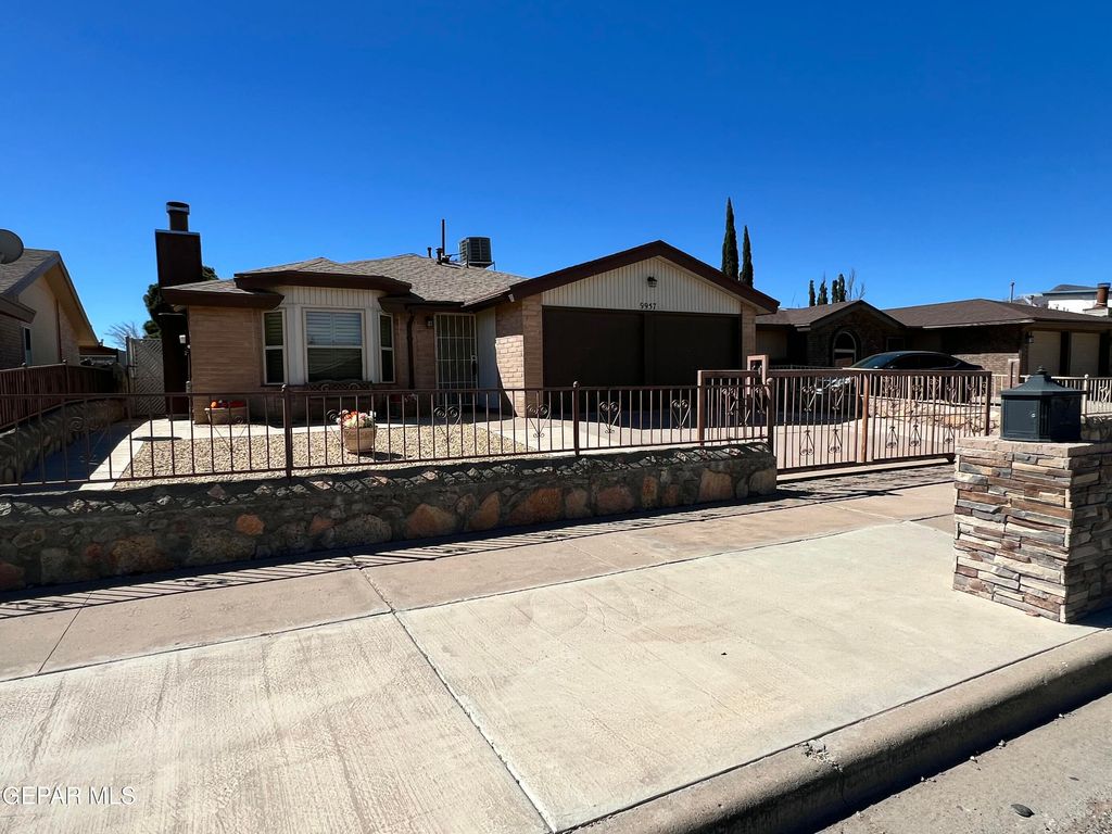 9957 HONEY LOCUST Lane, El Paso, TX 79924