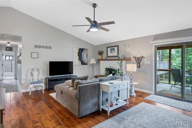 2 Shadowood Court, St Peters, MO 63376