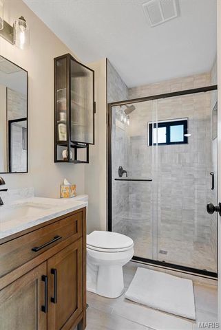 2 Shadowood Court, St Peters, MO 63376