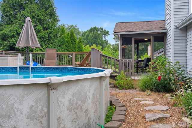 2 Shadowood Court, St Peters, MO 63376