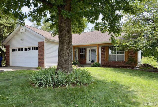2 Shadowood Court, St Peters, MO 63376