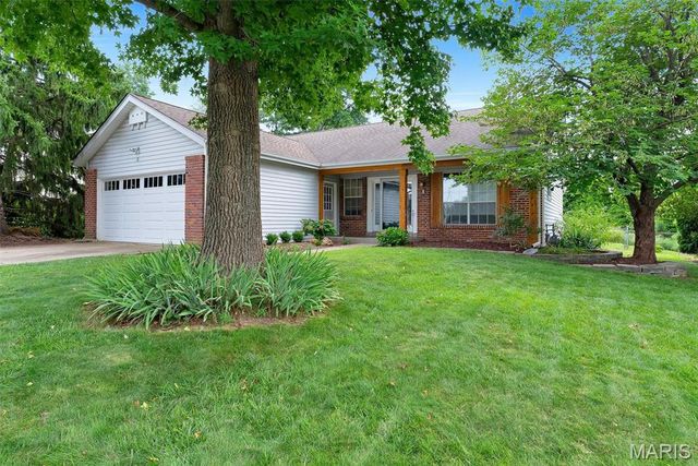 2 Shadowood Court, St Peters, MO 63376