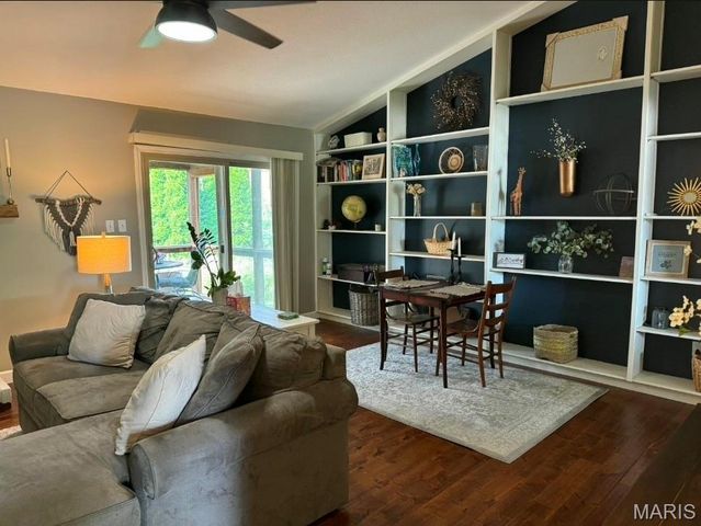 2 Shadowood Court, St Peters, MO 63376