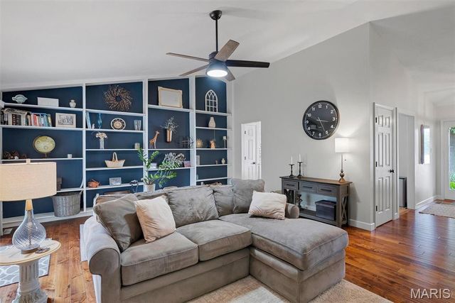 2 Shadowood Court, St Peters, MO 63376
