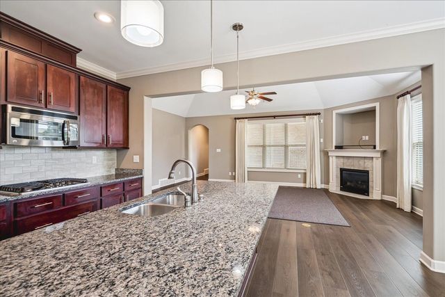 356 DOGWOOD VALLEY DR, Collierville, TN 38017