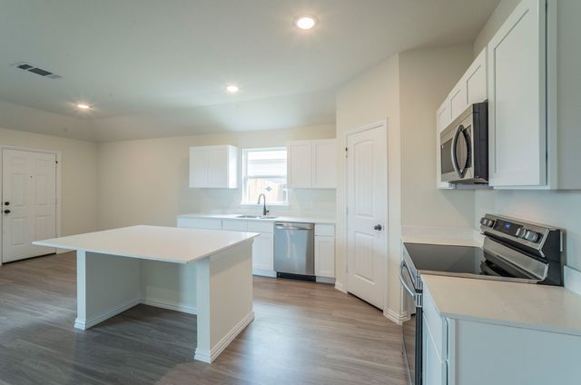 404 Rose Avenue, Cleburne, TX 76033