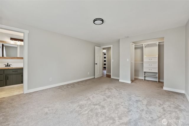 8407 Lake Forest Drive SE, Olympia, WA 98503